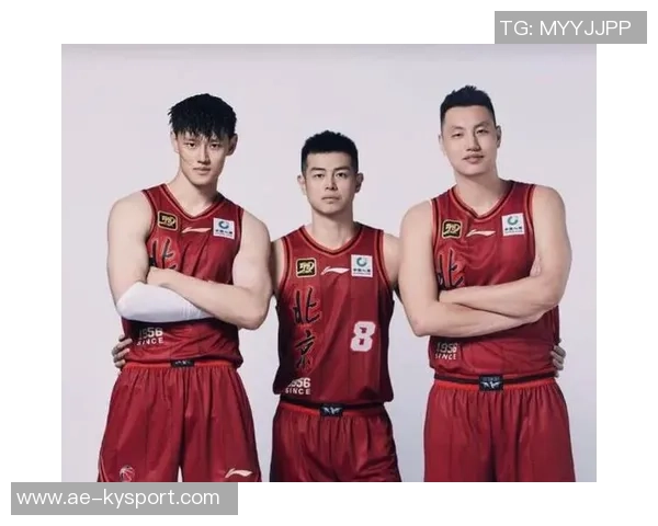 周琦与赵睿翟晓川方硕合影定妆照迎新赛季期待再创佳绩