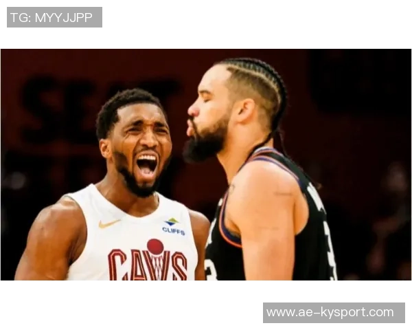 米切尔半场表现亮眼5中3贡献7分1板2助2断展现实力 米切尔半场表现亮眼5中3贡献7分1板2助2断展现实力