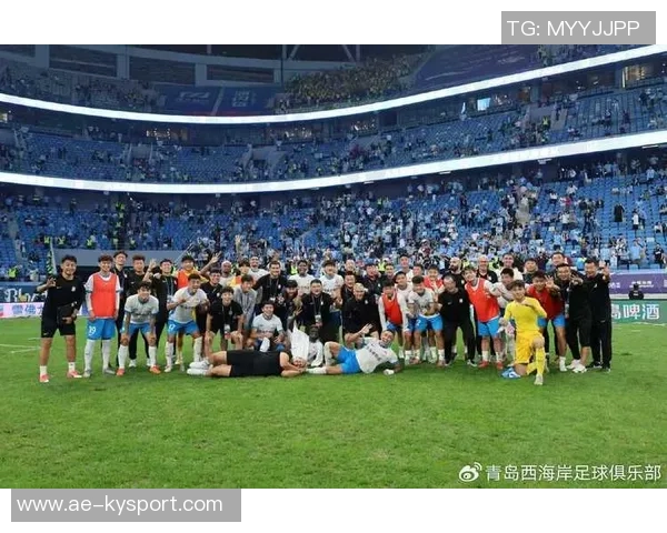 大连英博主场落后青岛西海岸阿齐兹精彩进球助队领先 大连英博主场落后青岛西海岸阿齐兹精彩进球助队领先